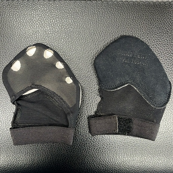 Dance Paws Adjustable Mesh Turner Dance Shoes. Black. New - Picture 1 of 3